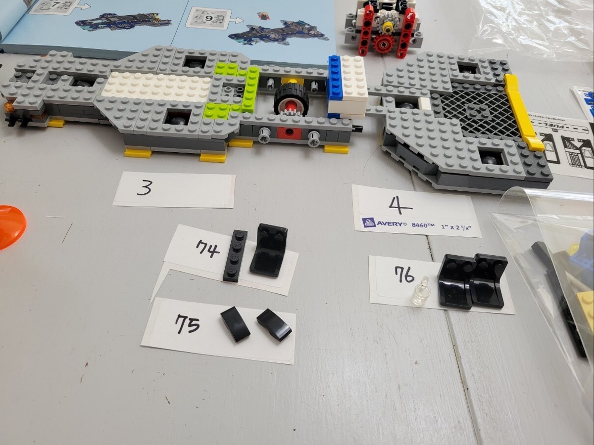 Lego Marvel avengers Helicarrier #76153 pack#2 ,1 of 3 missing