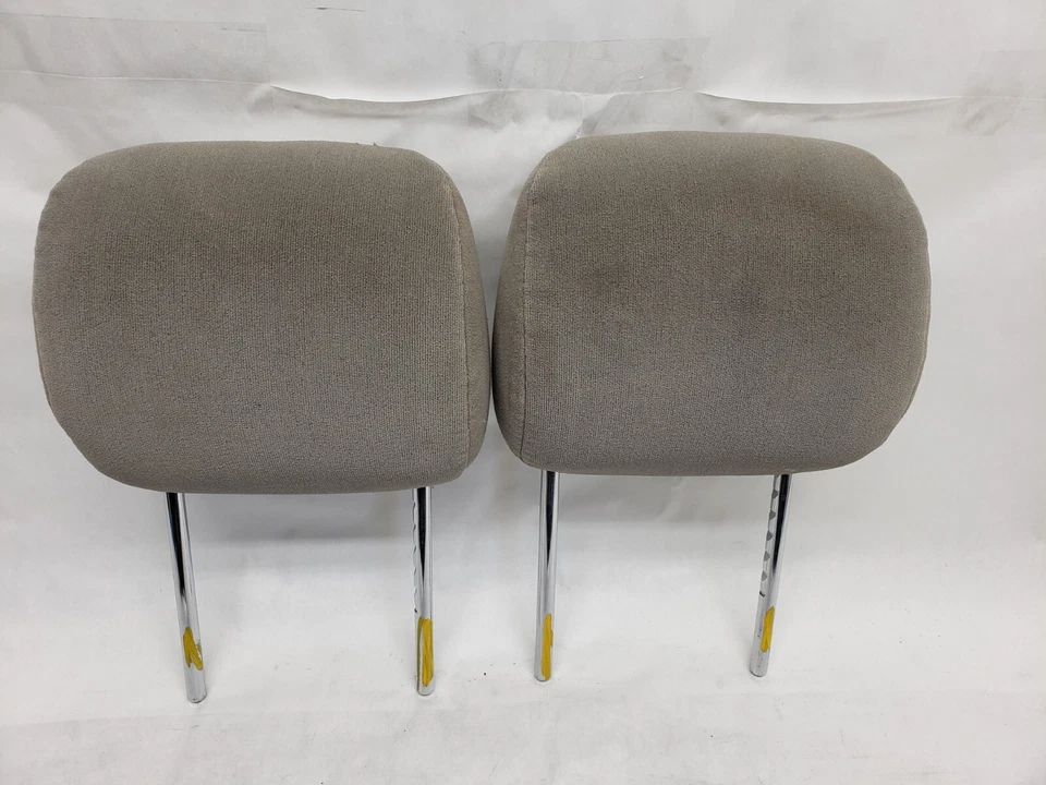 2004-2006 TOYOTA TUNDRA DOUBLE CAB FRONT SEAT HEADREST LEFT AND RIGHT Foto 2 de 4
