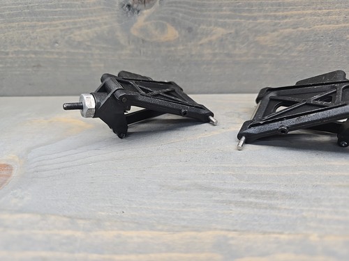 Vintage Kyosho Tracker Rear Arms And Hub Carriers - Picture 8 of 10
