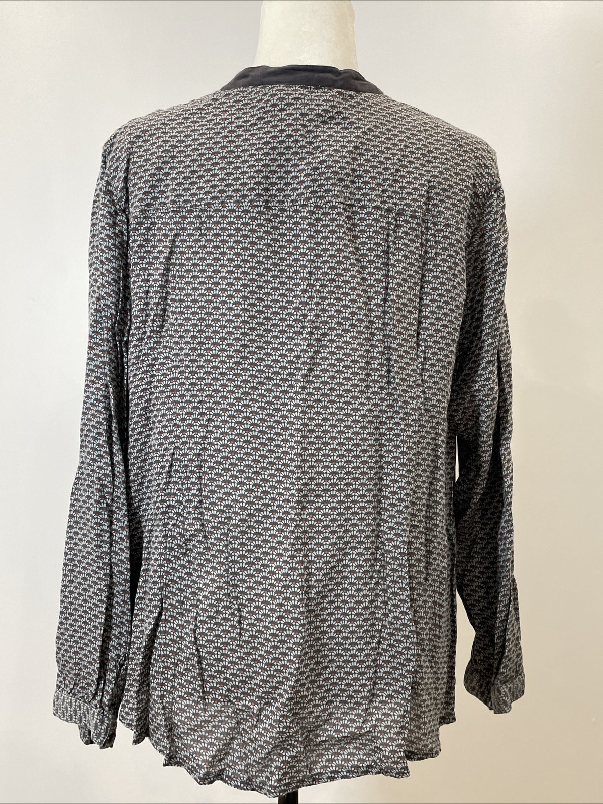 Soft Surrounding Women's Medium Rayon Blouse Butt… - image 3