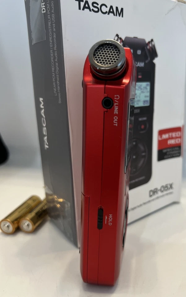 TASCAM DR-05X Stereo Handheld Digital Recorder with USB Audio Interface Ed. Red - Image 3 of 4