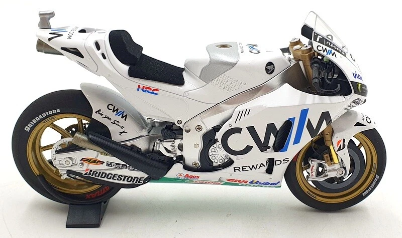 Minichamps 1/12 Scale 122 151135 - Honda RC213V LCR Honda Cal Crutchlow 2015 - Image 4 of 4