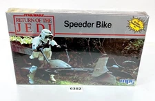 Model MPC 1-1927 STAR WARS Return of the Jedi Speeder Bike 1983