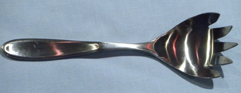 复古 LAUFFER TOWLE Magnum 缎面 18/8 不锈钢纯色蔬菜叉 — 第 3/4 张图片