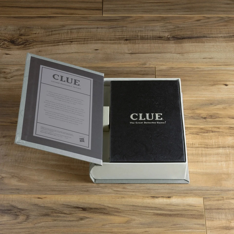 WS Game Company Clue Vintage Bookshelf Edition - Freeship - Image 4 of 4