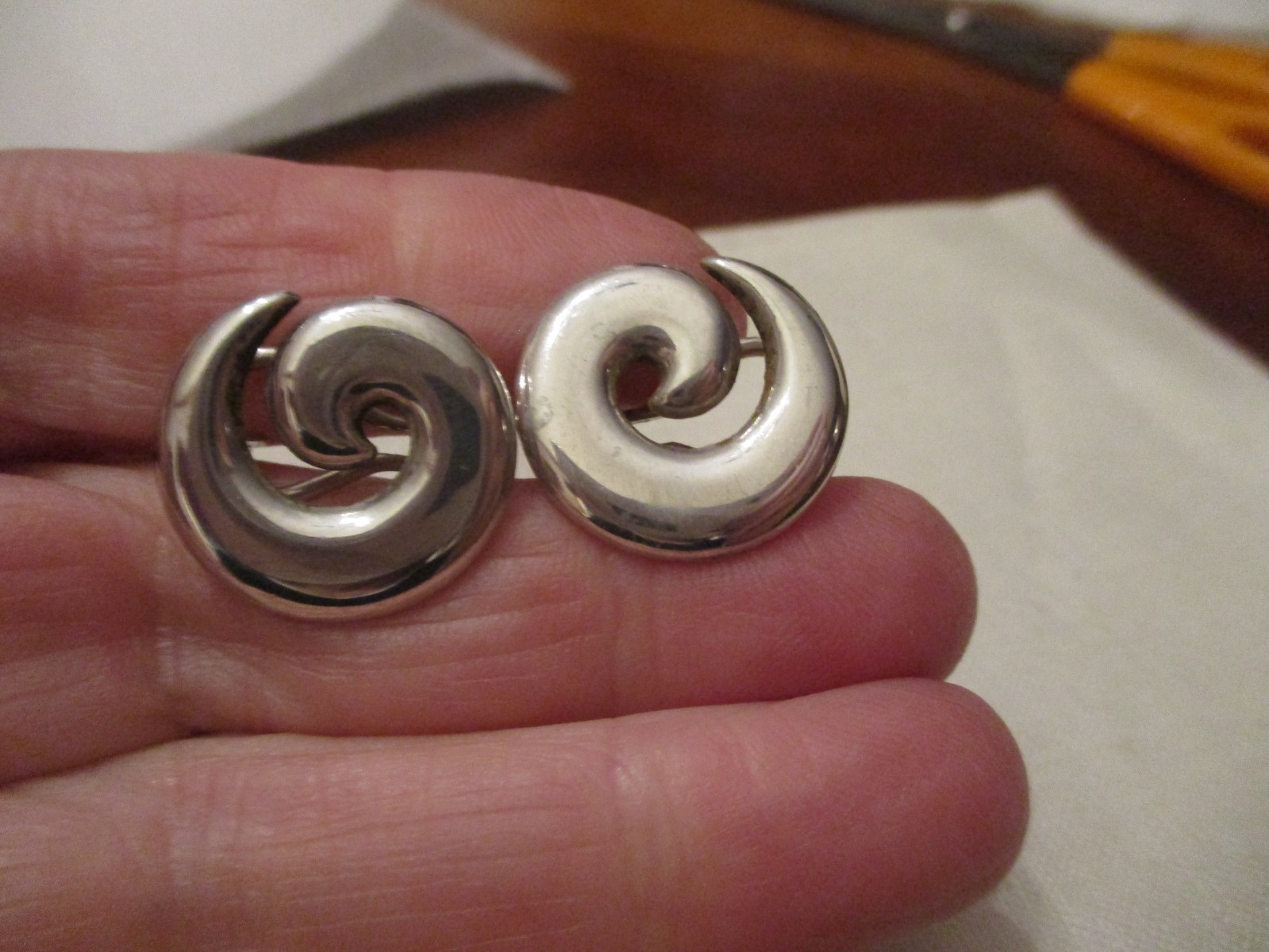 James Avery solid sterling silver swirl earrings … - image 1