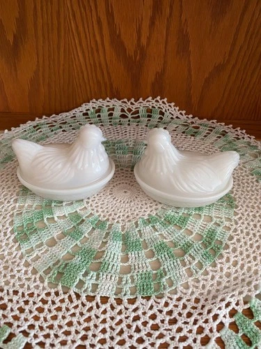 2 Vintage Hazel Atlas White Milk Glass Hen On Nest 3.5" NICE (Please Read)