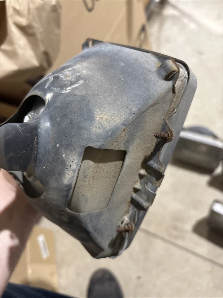 Oldsmobile Custom Cruiser 98 1975 cucharones de faros Foto 4 de 4