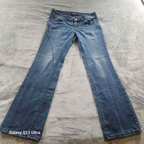 Guess jeans, women's,  sz 30x31, straight  low rise distressing, boot cut - Picture 1 of 13