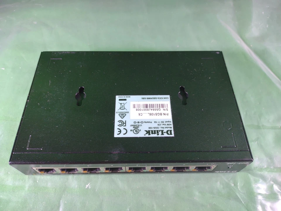 D-Link Ethernet Switch, 8 Port Gigabit Unmanaged Metal Fanless Desktop or Wall - Image 4 of 4