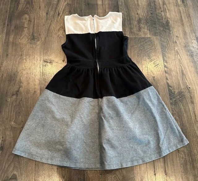*GUC* Crazy 8 女孩黑色、棕褐色和灰色无袖连衣裙尺寸:L 10/12 — 第 4/4 张图片