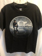 Garth brooks world tour Concert T-shirt. 2014-15. men  s medium