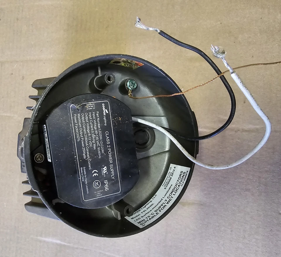 Cooper Lighting Halo Led Flood Light FSL2030 5000K 1900 Lumens, Bronze - Image 3 of 3