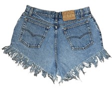 Vtg 80s Womens Levis Cut Off Beach Casual Denim Jean Shorts Size 31 /3 Inseam