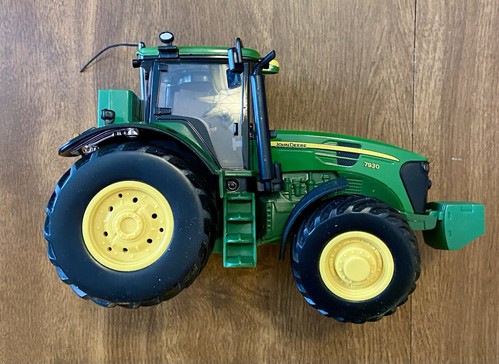 ERTL John Deere 1:32 Radio Controlled RC 7930 Tractor NEW - Bild 9 von 10
