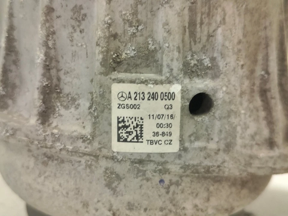 MONTAGE MOTEUR Mercedes-AMG 2016 A2132400500 - Photo 4/4