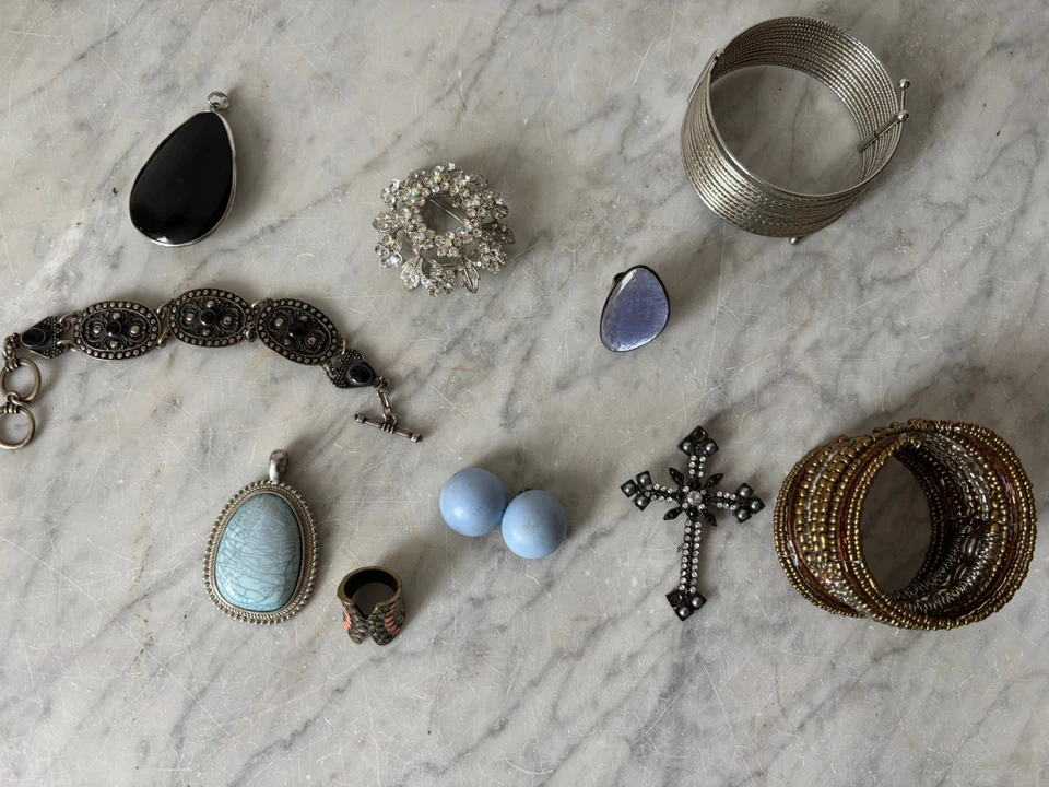Konvolut von Modeschmuck Ketten,Ohrringe,Armbänder 10 Teile Nr.III