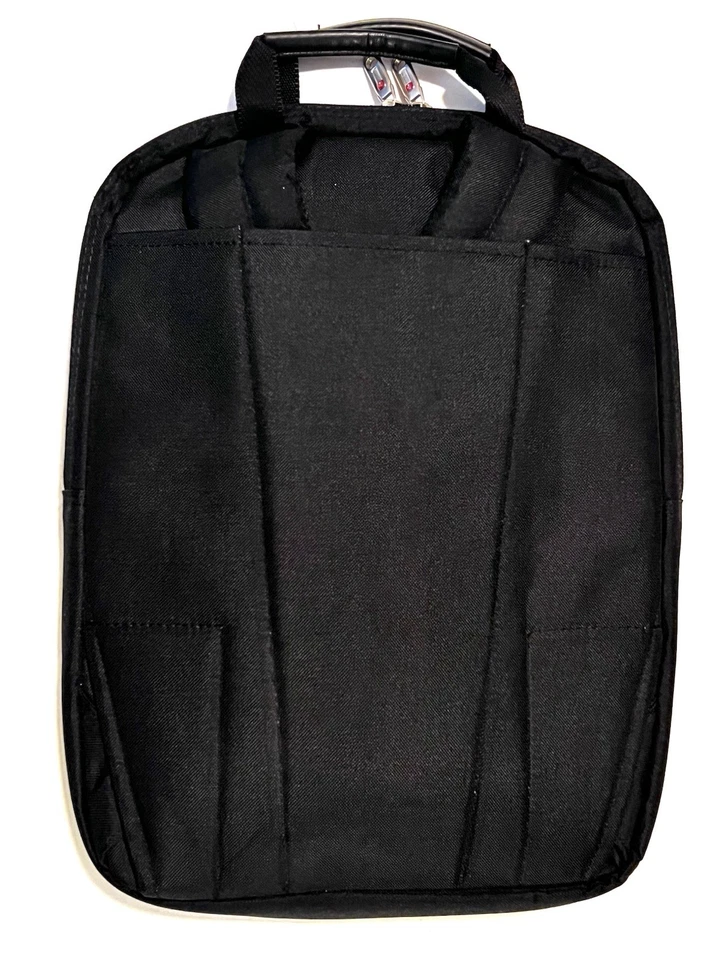 Estuche de transporte acolchado y mochila Swiss Gear para computadora portátil opción Tech Geek Foto 2 de 4