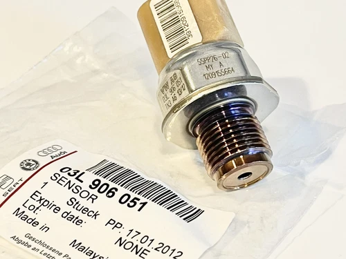 New OEM  Audi VW Skoda Seat   Fuel Rail Pressure Sensor   03L906051   03L906054A