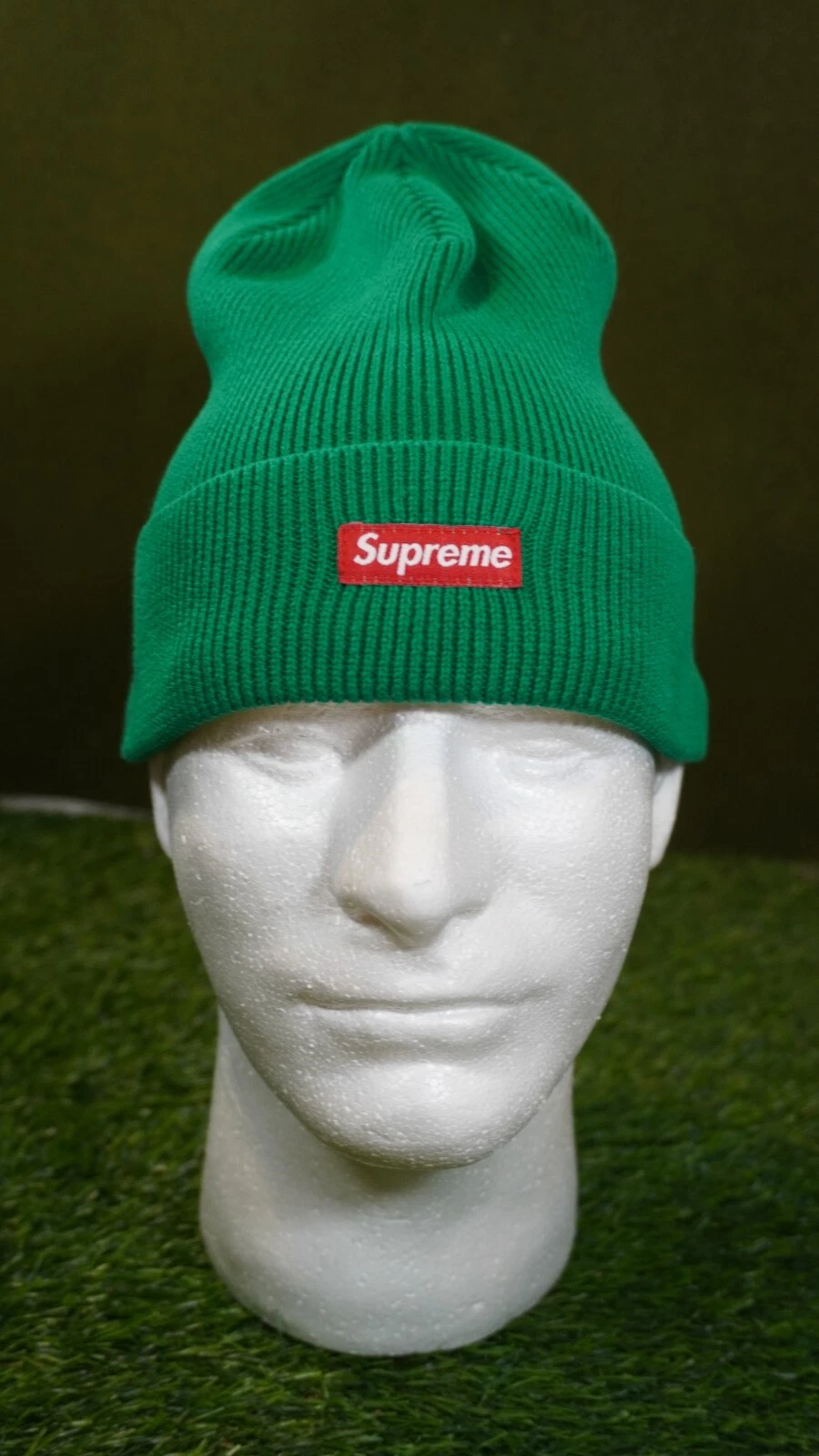 Bonnet Supreme avec logo à manchettes/côtelées   Vert (1 taille convient à tous) Neuf dans son sac