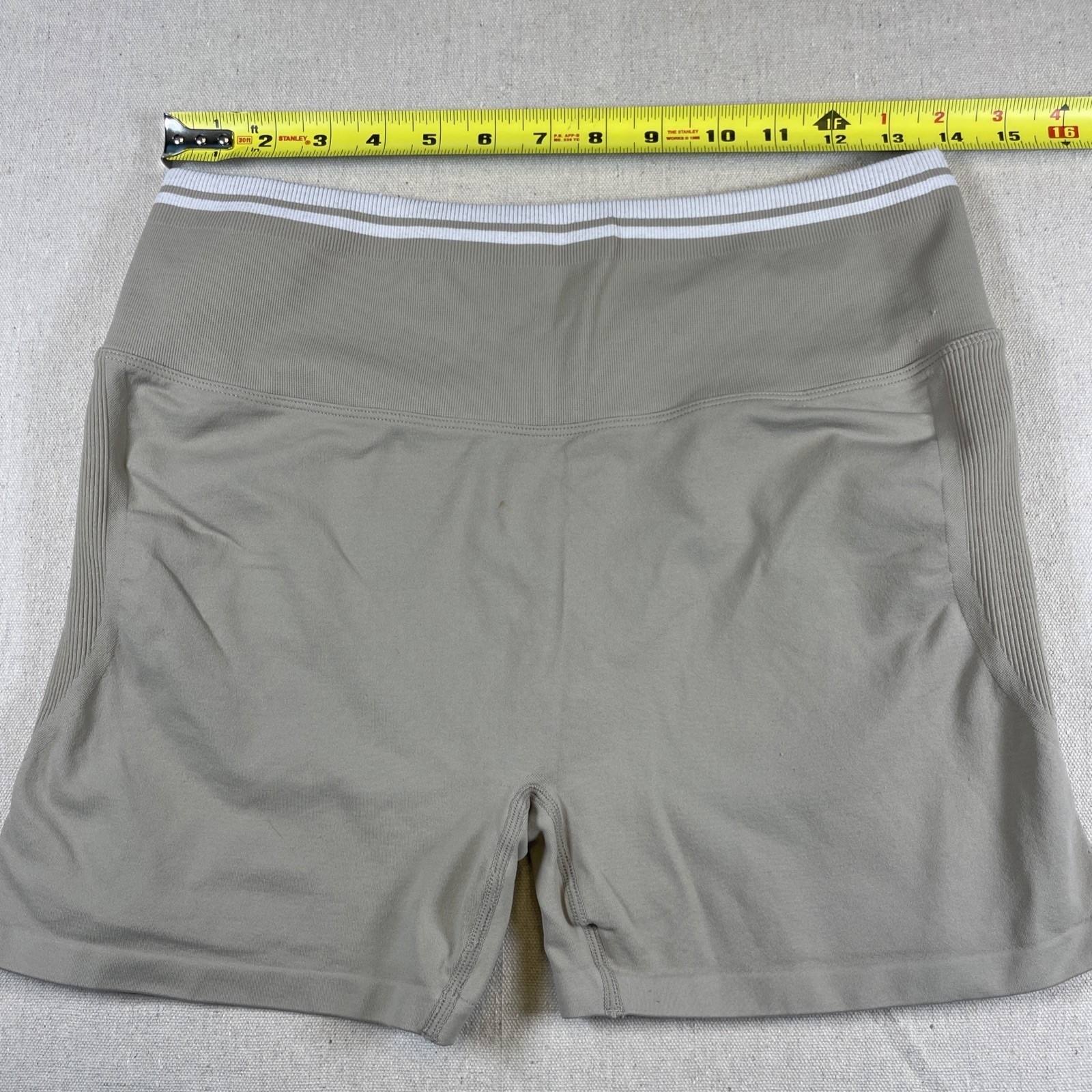 Fabletics Scrunch Athletic Compression Biker Shor… - image 3