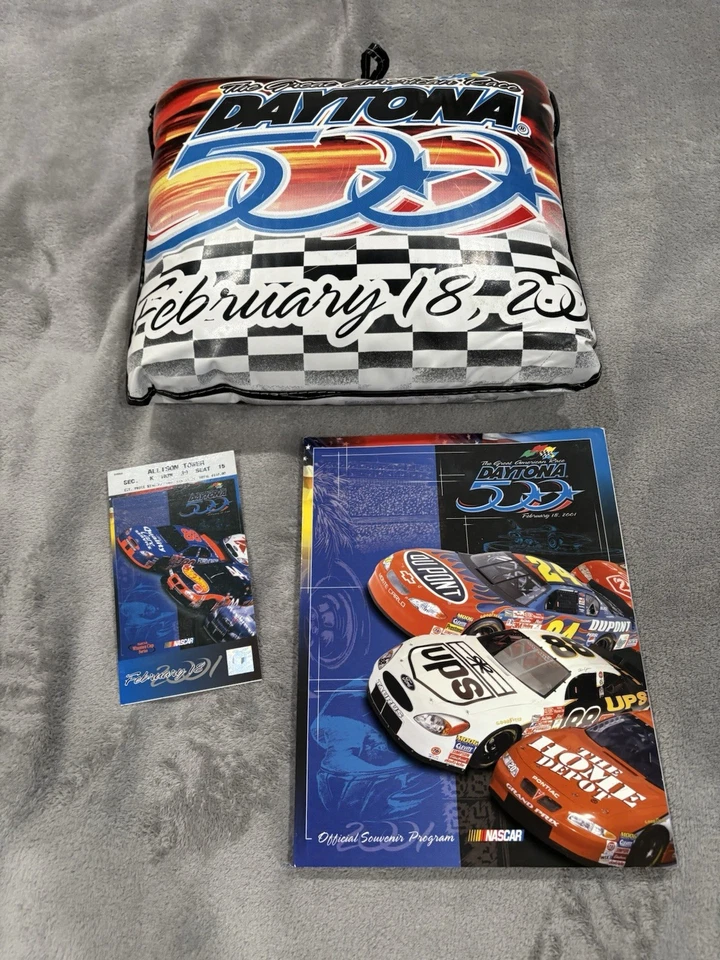 Daytona 500 Race Equipamiento 2001. Talón de boleto, programa de carreras y cojín de asiento Foto 4 de 4