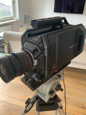 black magic ursa 4K camcorde mit Cine-Objedktiv