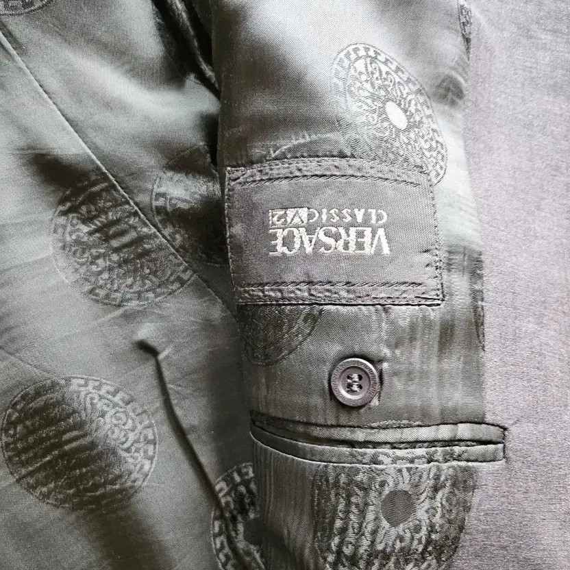 Versace Men's Suit, Pre-Owned, Classic Fit