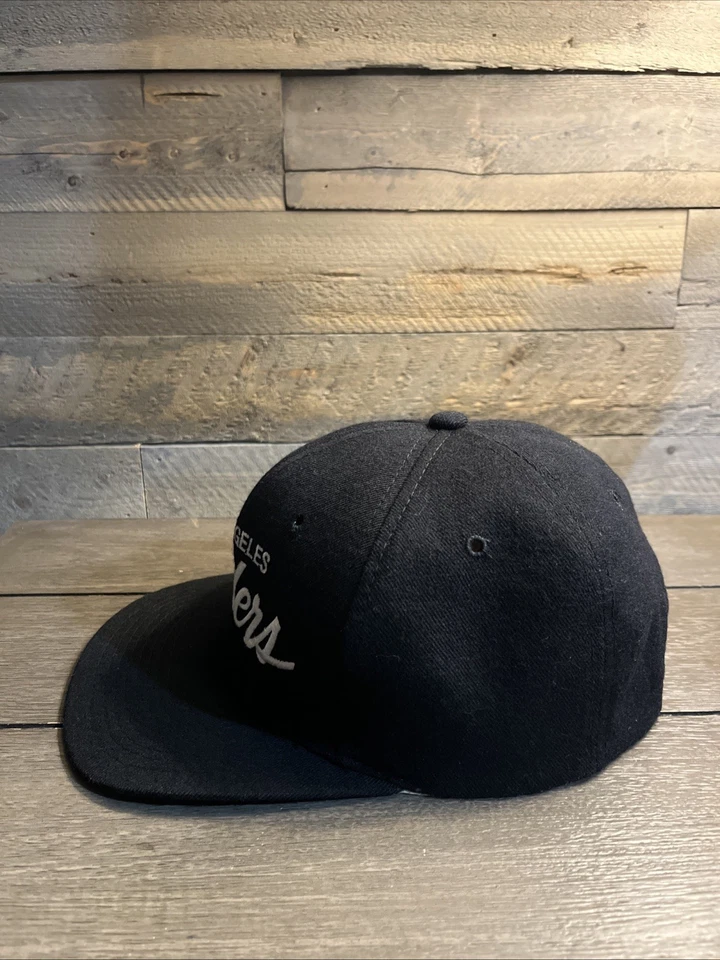 De colección Años 90 Deportes Especialidades Los Angeles Raiders Snapback Script Sombrero 100% Lana Foto 3 de 4