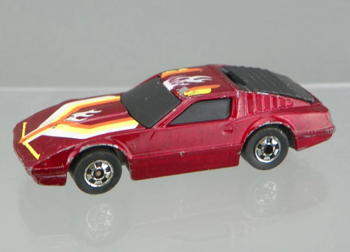 Preços baixos em Nissan Vermelho fabricante Antigo Carros