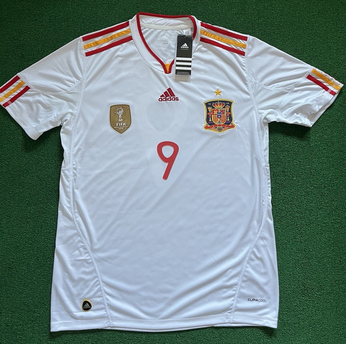 NWT Spain 11-12 Away World Cup Champions Jersey “Torres 9” (Medium
