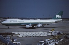 Dia AP-BCM Boeing 747-217B PIA 35mm gerahmt OP-K9-89