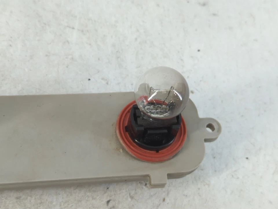 Luz de freno tapa central trasera Chevrolet Trail Blazer XQ9C1 Foto 4 de 4