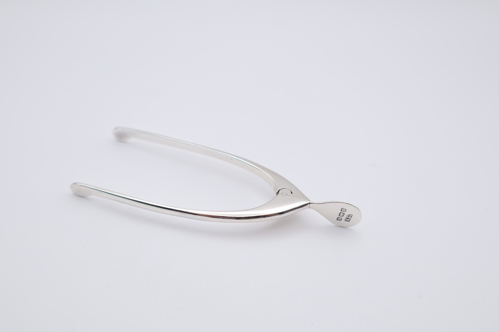 Antique Sterling Silver Boxed Wishbone Sugar Tongs Hallmarked Birmingham 1934