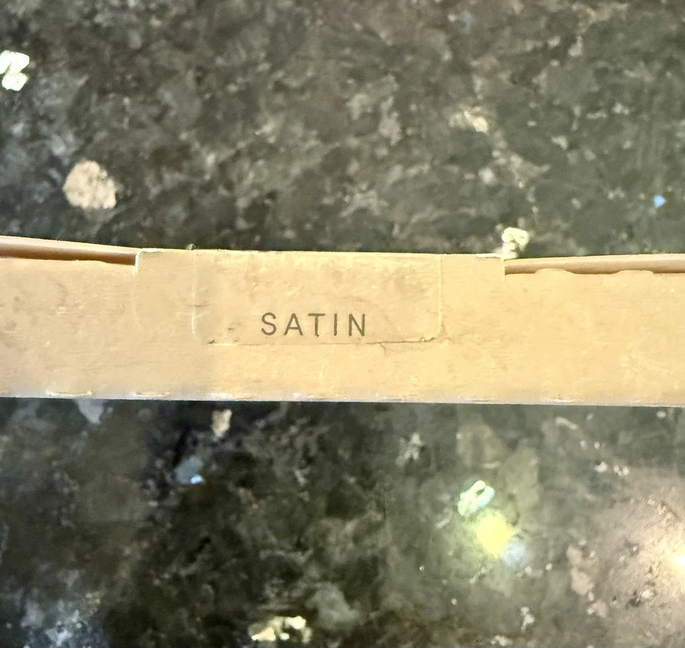 Base Mineral PurePressed® RECARGA RECARGA SPF 20 Satinada Foto 2 de 2