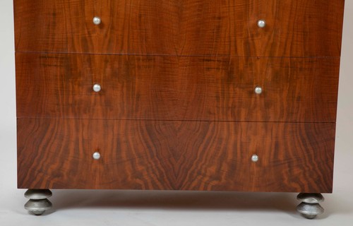 1930's American Modernist Walnut Chest of Drawers  - Picture 11 of 12