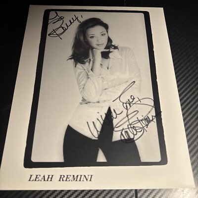 Leah Remind Signed 8x10 