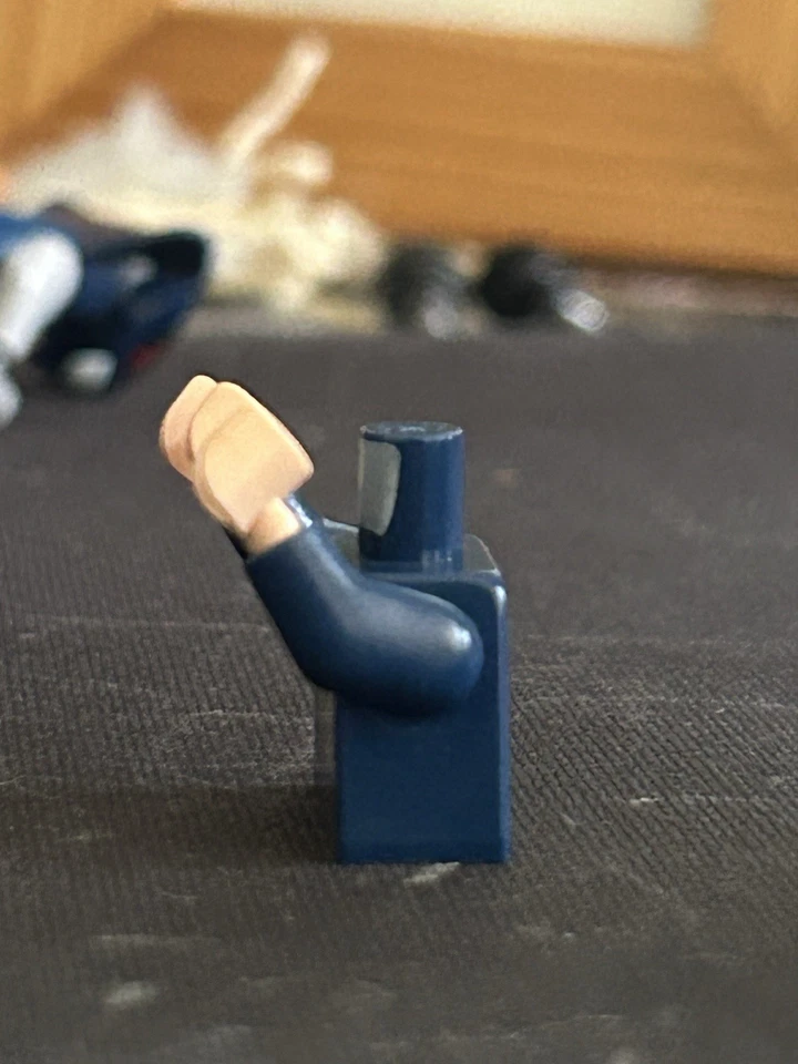 NUEVO LEGO - Torso - LoteR / El Hobbit - Pippin x1 - 9473 El Señor de los Anillos Foto 3 de 4