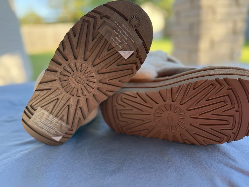 UGG女式靴子5码 — 第 4/4 张图片