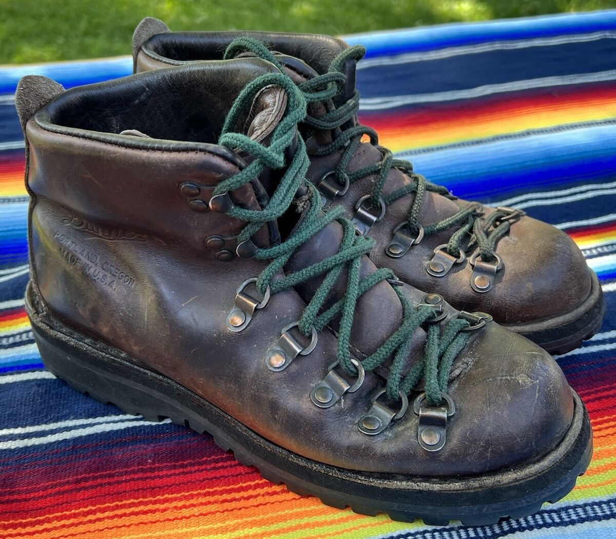 Danner Mountain Light II Mens Mountaineering Boots 6.5 M Danner Mountain Light II Mens Mountaineering Boots 6.5 M