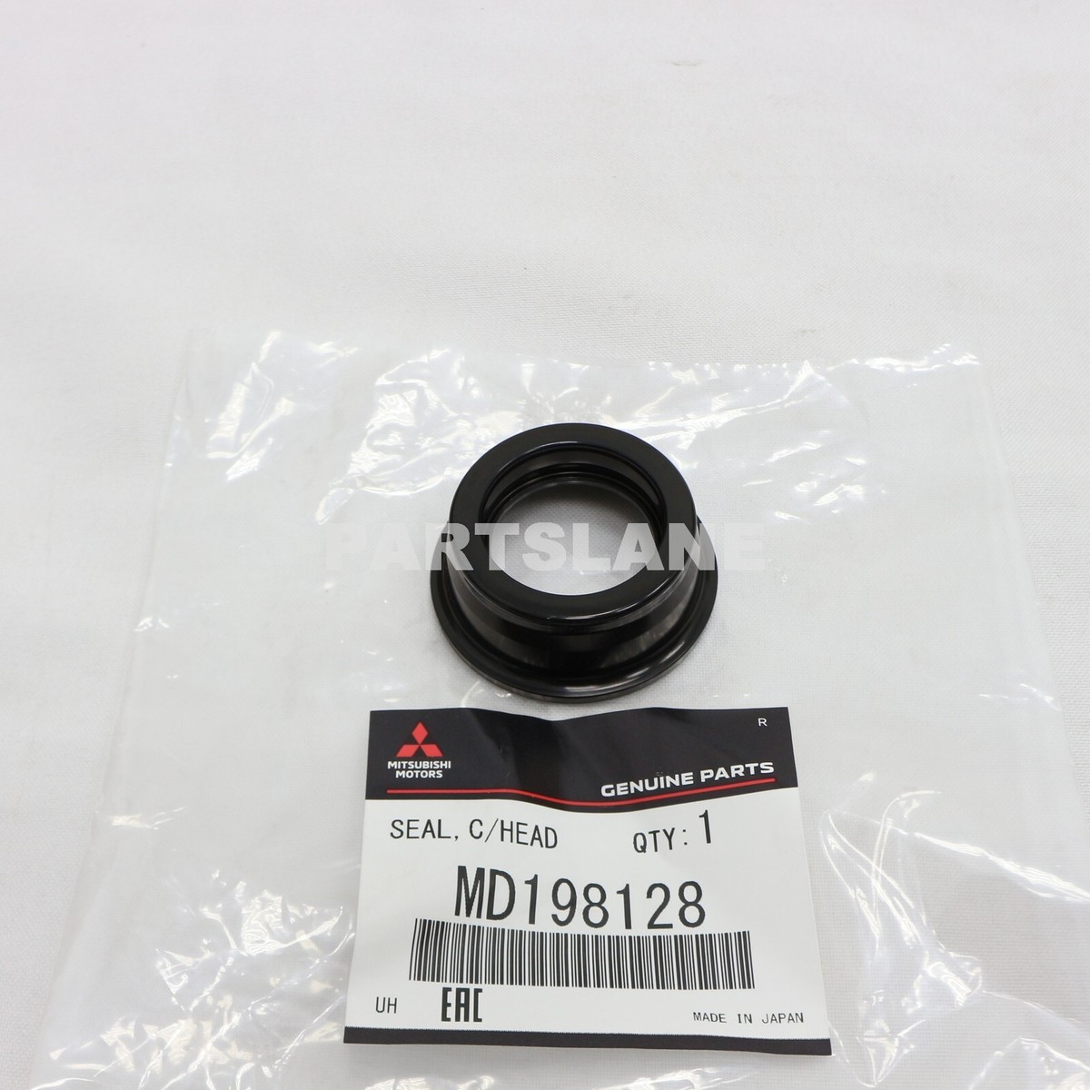 MD198128 Mitsubishi OEM Genuine SEAL, C/HEAD SPK PLUG GUIDE