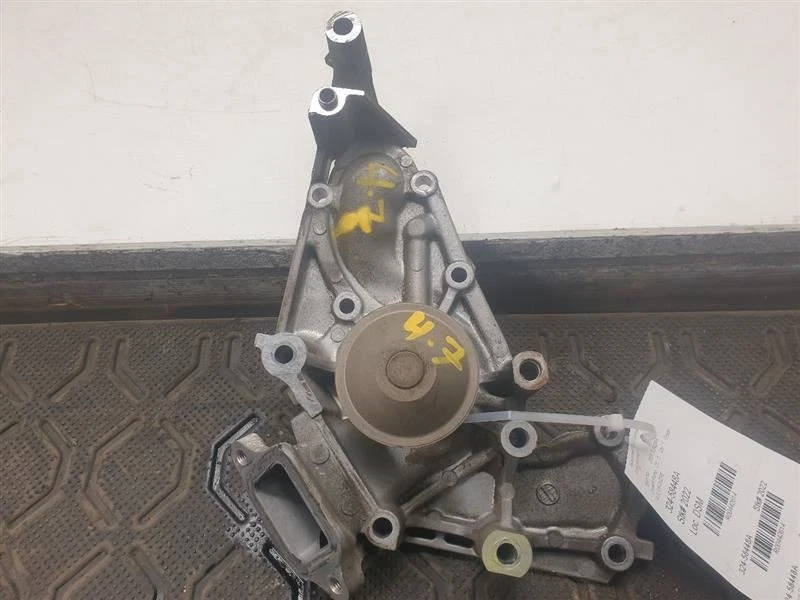 00-04 TOYOTA TUNDRA 4.7L 4X4 AT BOMBA REFRIGERANTE MOTOR  Foto 2 de 4