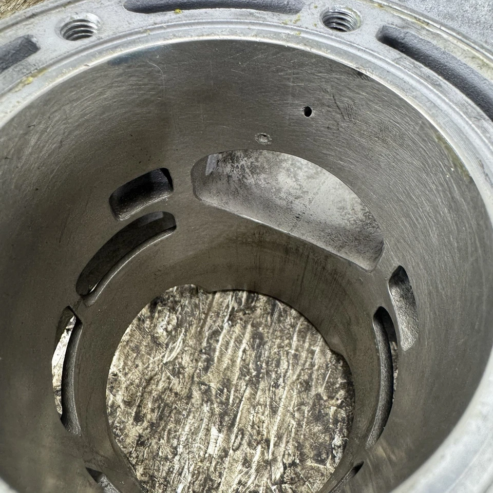 Polaris IQ 700 CFI Switchback 3021866 Good Cylinder Snowmobile - Image 3 of 4