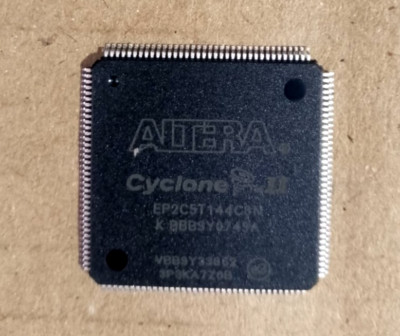 2 x NEU Altera FPGA EP2C5T144C8N Cyclone II 4608 Zellen 144-polig TQFP