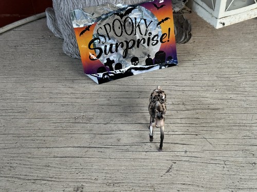 BREYER Stablemate 2023 Spooky Surprise 5 Mini Nevermore #712514 Halloween - Picture 2 of 5