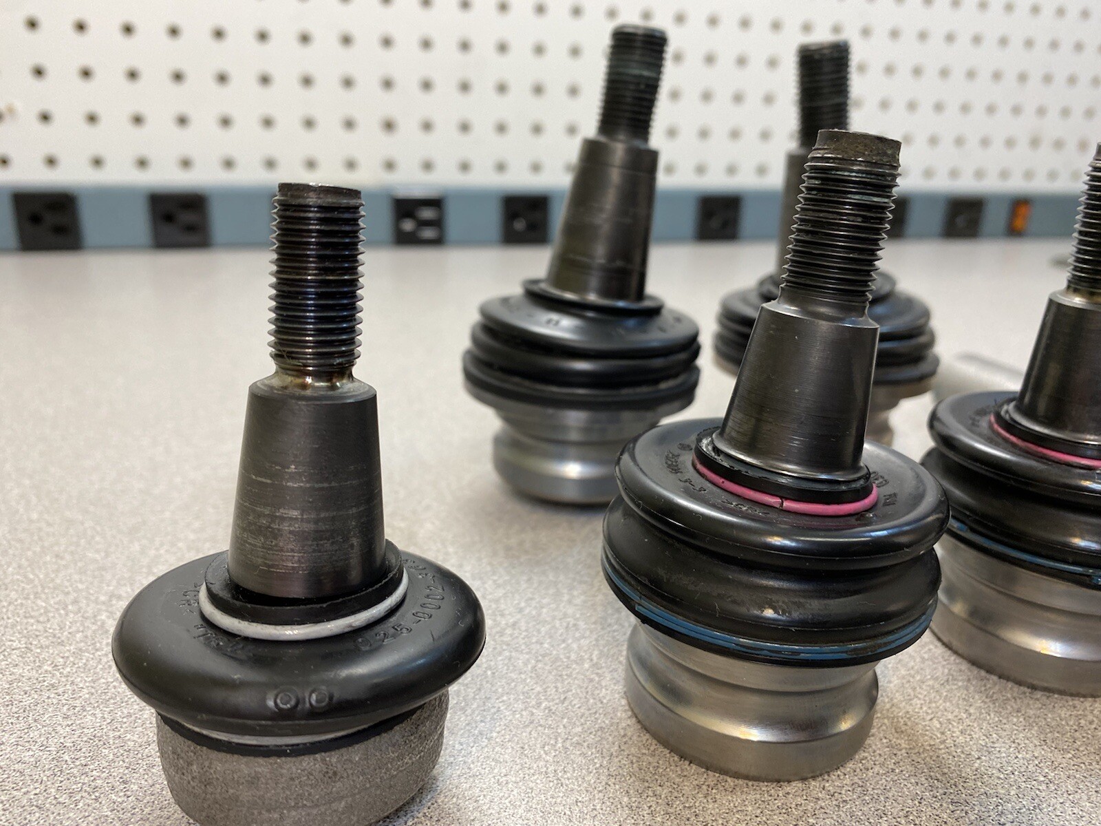 Lamborghini Huracan Upper & Lower Ball Joint and Outer Tie Rod pairs