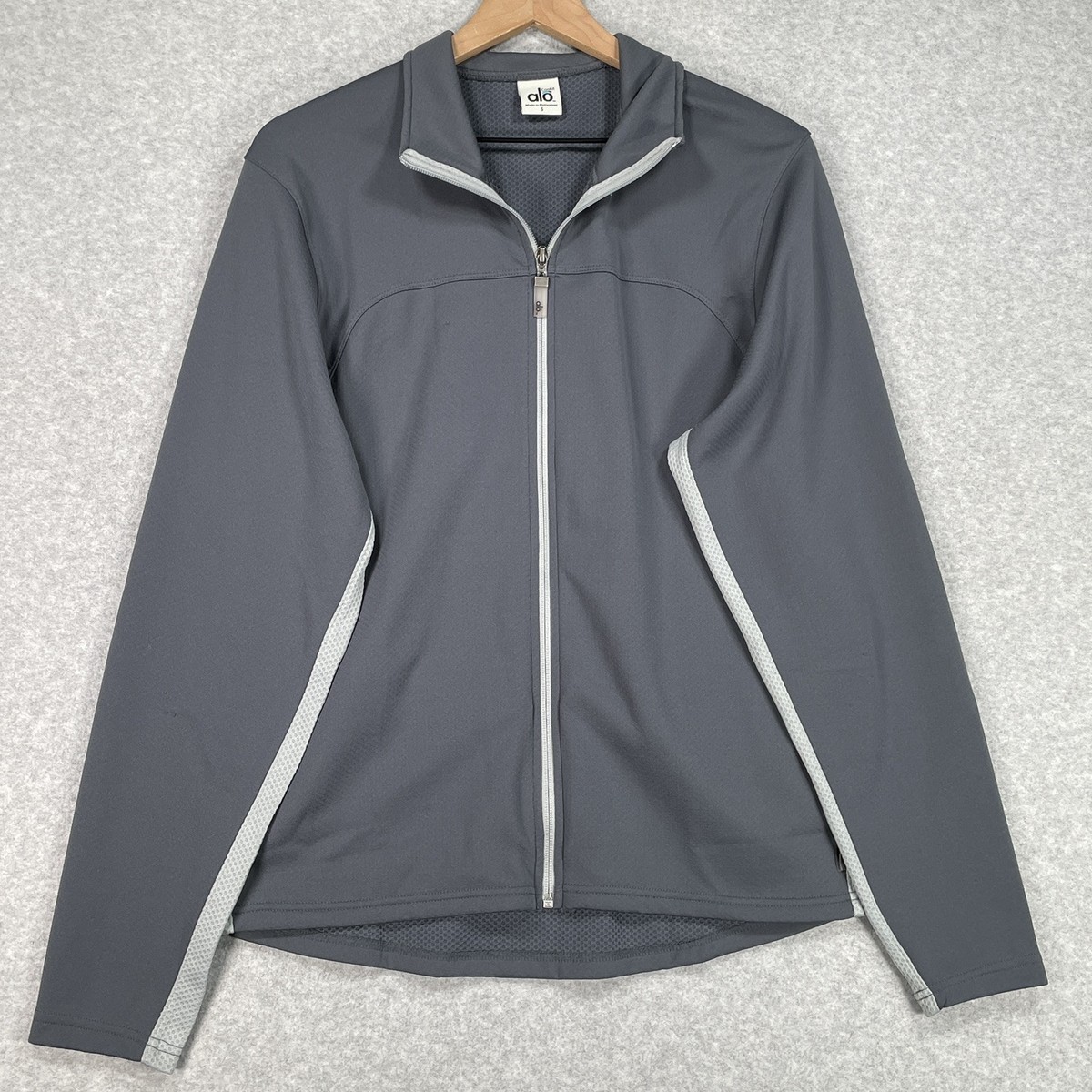 Alo Yoga Jacket S Gray Stretch Lightweight Cool Fit Long Sleeve
