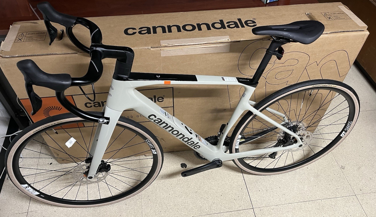 Cannondale Synapse Carbon Fiber Road Bike