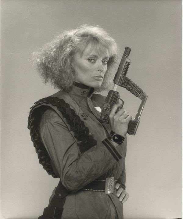 Sybill Danning Original Double Weight Silver Gelatin 8x10 Photo 'V' Alien Gun