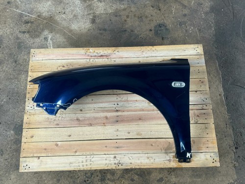 Kotflügel Vorne Links VW Passat 1.6 Bj 2000